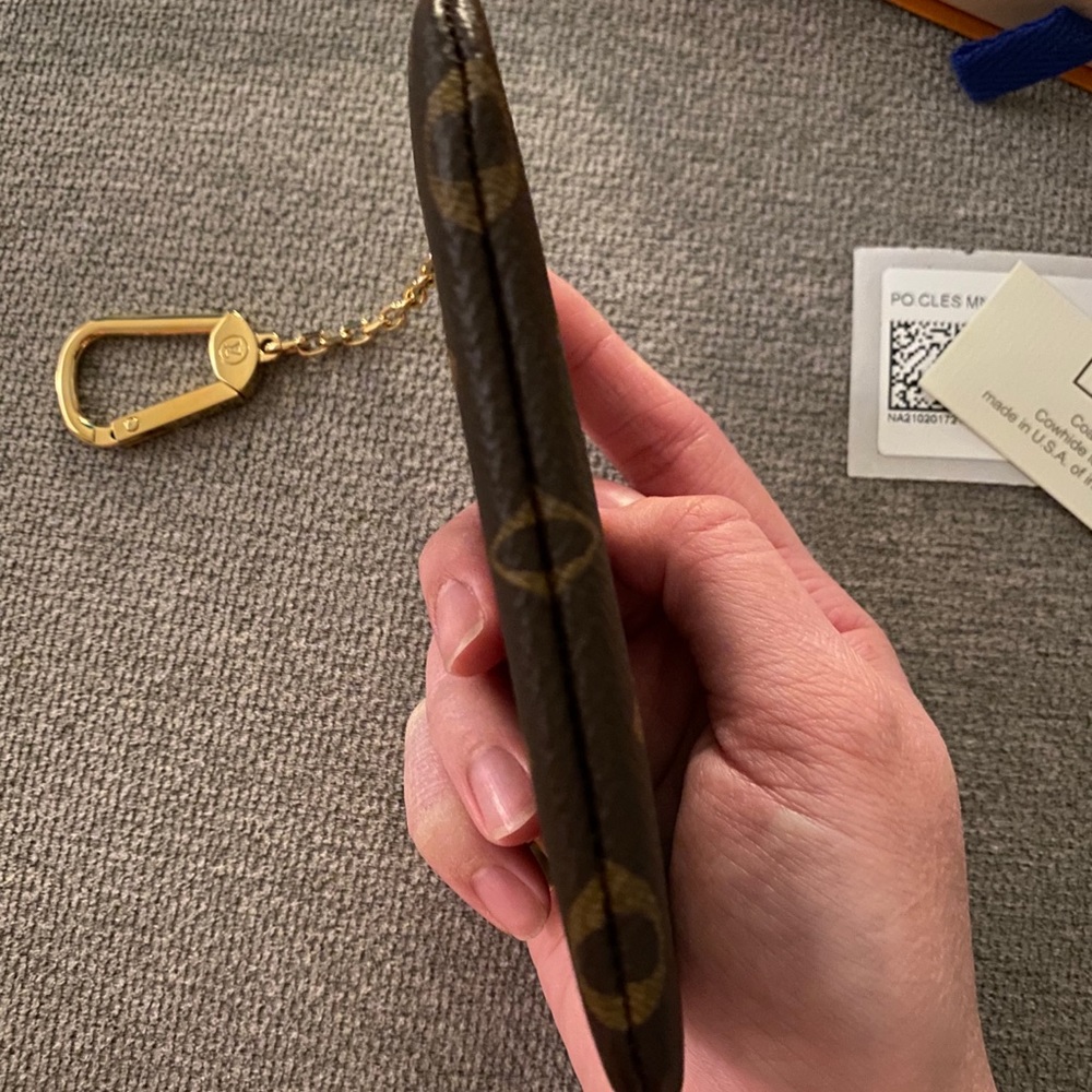 SOLD✨ Louis Vuitton Key Pouch - Picture 2 of 4